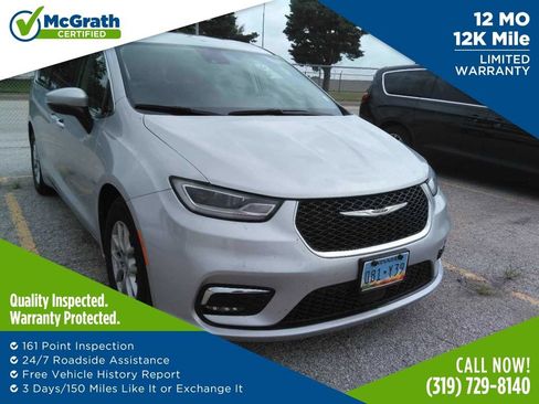 Used 2023 Chrysler Pacifica Touring-L FWD image 1