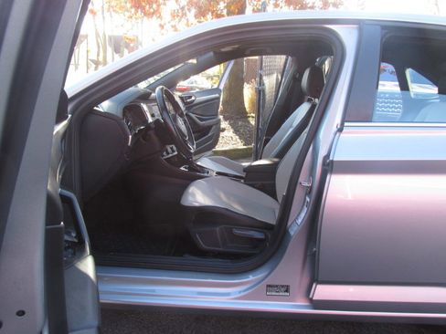 Used 2019 Volkswagen Jetta R-Line image 51