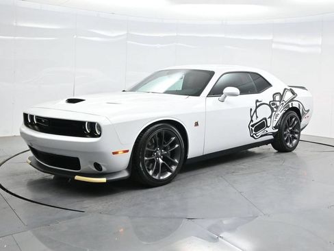 Used 2022 Dodge Challenger R/T Scat Pack w/ Driver Convenience Group RWD image 67