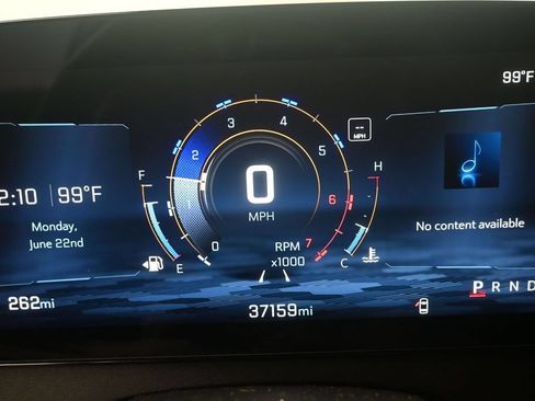 Used 2024 Chevrolet Traverse LS FWD image 13