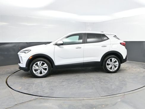 Used 2025 Buick Encore GX Preferred AWD/4WD image 6