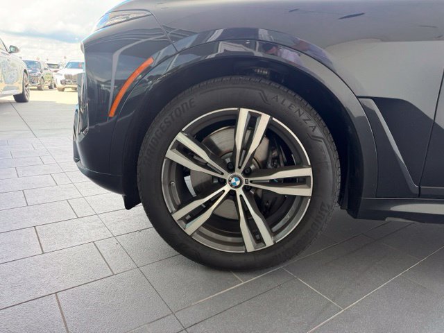 Used 2026 BMW X7 xDrive40i w/ M Sport Package AWD/4WD image 10