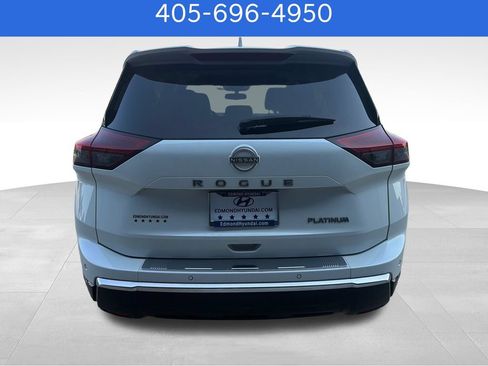Used 2024 Nissan Rogue Platinum FWD image 4