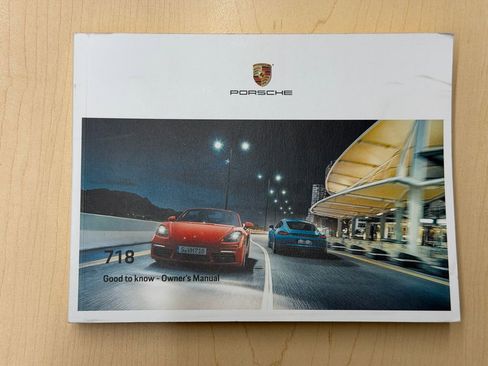 Used 2019 Porsche 718 Boxster RWD image 34