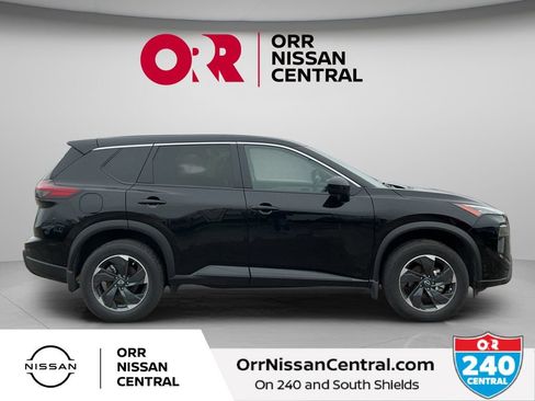 Used 2025 Nissan Rogue SV FWD image 4