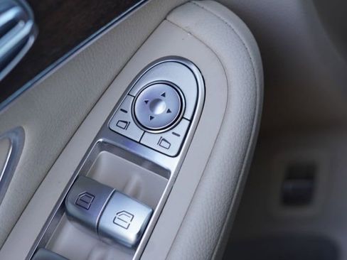 Used 2022 Mercedes-Benz GLC 300 4MATIC w/ Premium Package Lite image 40