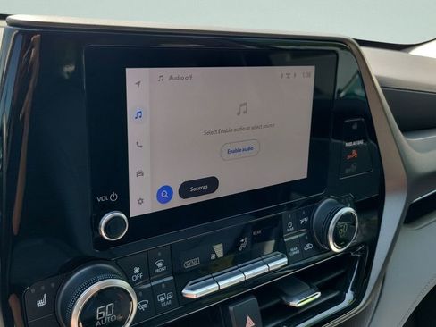 Used 2023 Toyota Highlander XLE image 21