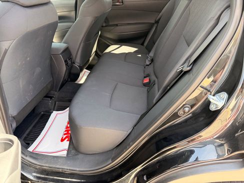 Used 2024 Toyota Corolla Cross LE w/ Moonroof Package image 12