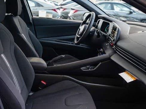 Certified 2025 Hyundai Elantra Sport FWD image 24