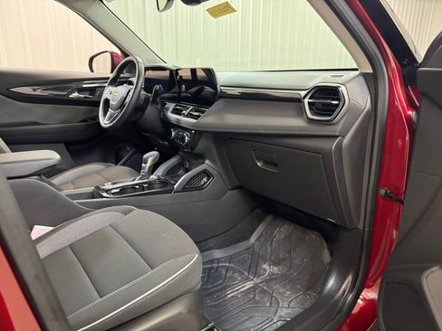 Used 2025 Chevrolet TrailBlazer LT w/ Convenience Package image 28
