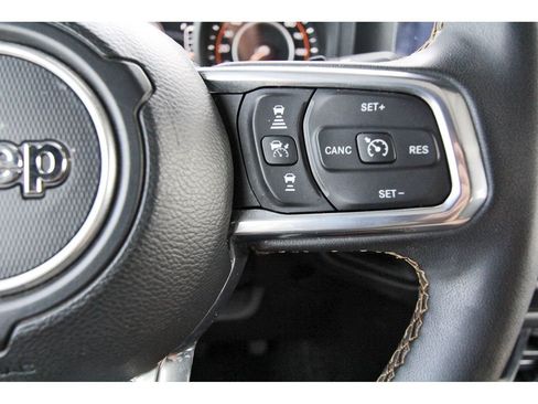 Used 2024 Jeep Wrangler Unlimited Sahara AWD/4WD image 16