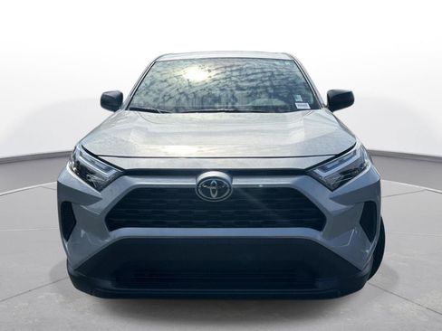 Used 2025 Toyota RAV4 LE AWD/4WD image 5