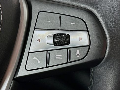 Used 2025 BMW X5 xDrive40i w/ Parking Assistance Package image 21