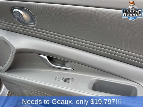 Used 2025 Hyundai Elantra SEL FWD image 27
