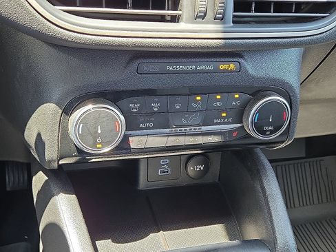 Used 2022 Ford Escape SE w/ Cold Weather Package FWD image 28