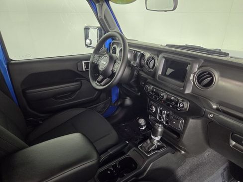 Used 2023 Jeep Gladiator Sport AWD/4WD image 30