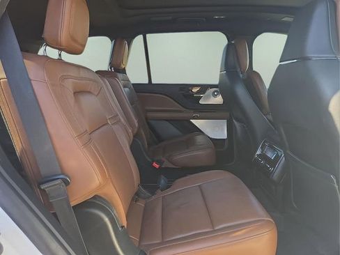 Used 2023 Lincoln Aviator Reserve w/ Equipment Group 201A image 15