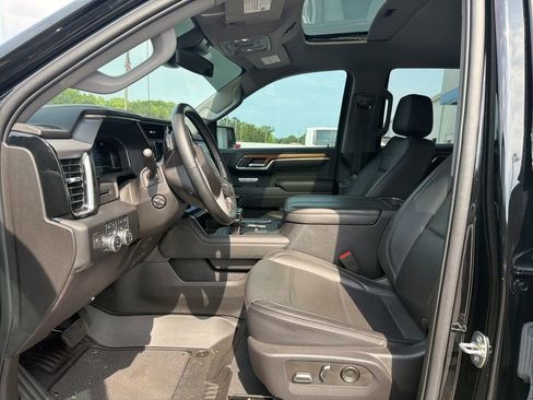 Used 2023 GMC Sierra 1500 Denali AWD/4WD image 11