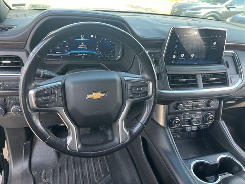 Used 2022 Chevrolet Suburban LT image 16