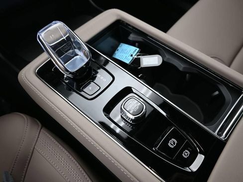 New 2026 Volvo XC90 B6 Plus w/ Protection Package Premier image 19