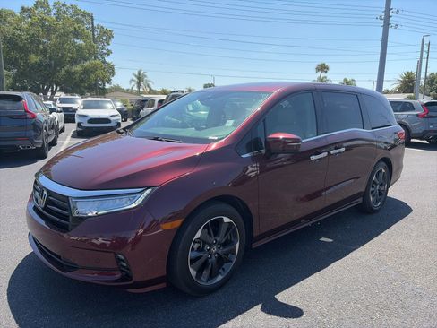 Used 2021 Honda Odyssey Elite image 3