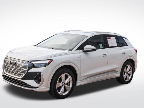 Certified 2024 Audi Q4 e-tron Premium image 3