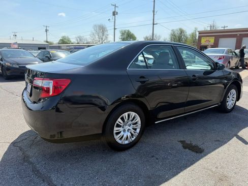 Used 2014 Toyota Camry LE image 4