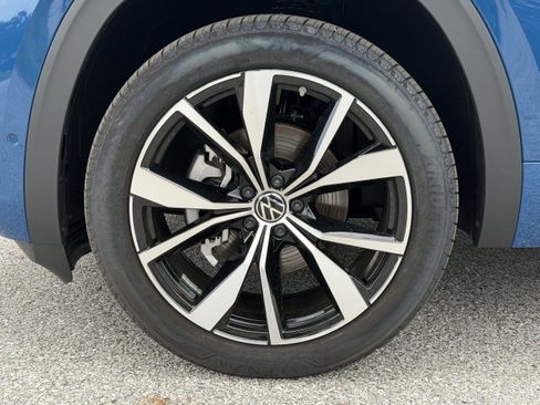 New 2026 Volkswagen Atlas Cross Sport SEL Premium R-Line AWD/4WD image 36