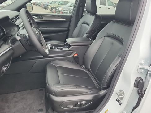 New 2026 Jeep Grand Cherokee L Limited AWD/4WD image 19