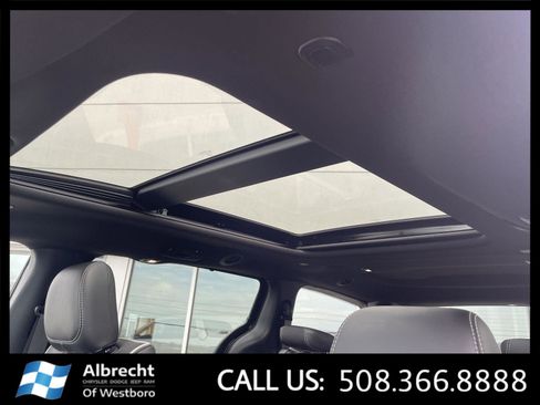 New 2026 Chrysler Pacifica Limited image 25