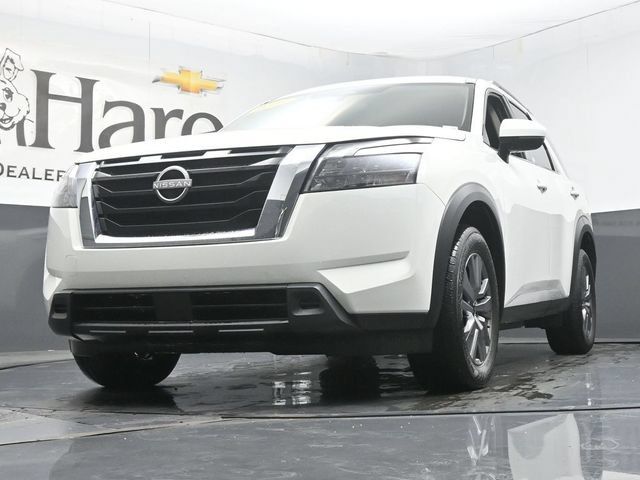 Used 2025 Nissan Pathfinder SV FWD image 61