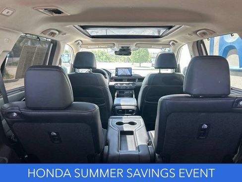 Used 2025 Honda Pilot Touring image 12