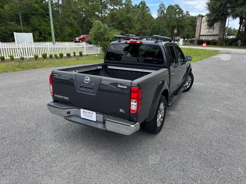 Used 2011 Nissan Frontier SL RWD image 6