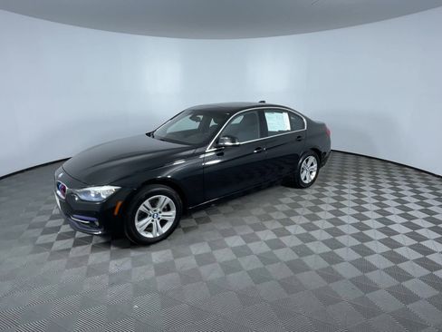 Used 2017 BMW 330i xDrive Sedan image 4