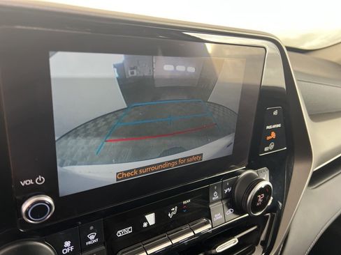 Used 2023 Toyota Highlander L image 7