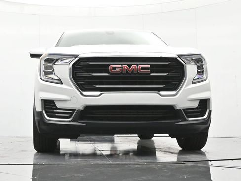 Used 2024 GMC Terrain SLE FWD image 37