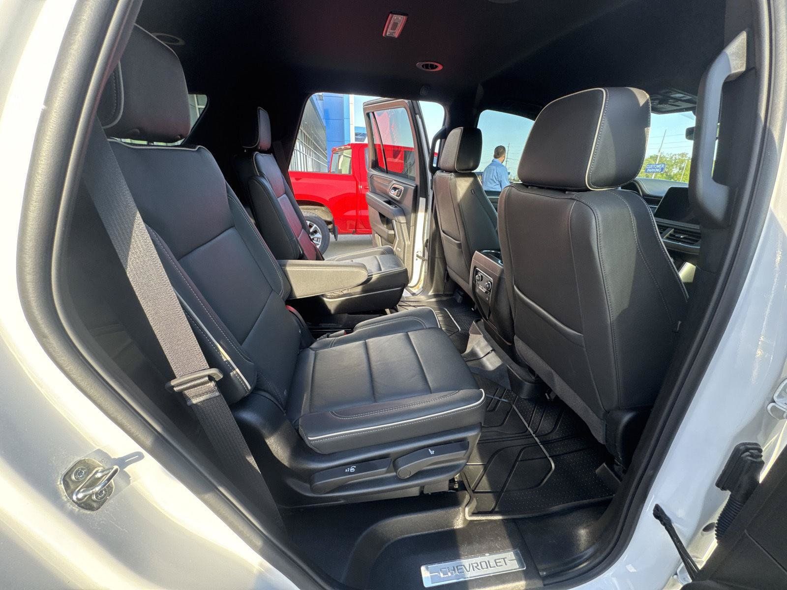 Used 2024 Chevrolet Tahoe Premier AWD/4WD image 13