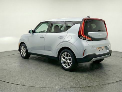 Used 2025 Kia Soul LX w/ LX Technology Package image 6