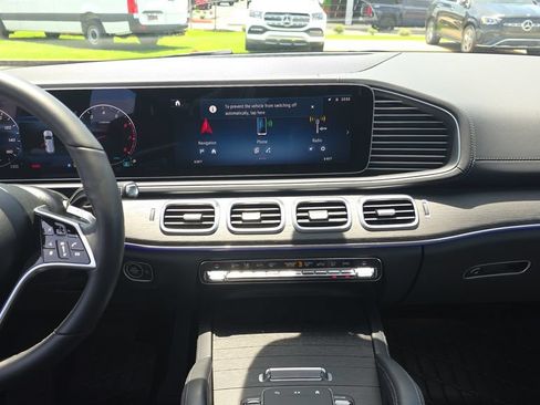 Certified 2025 Mercedes-Benz GLS 450 4MATIC image 27