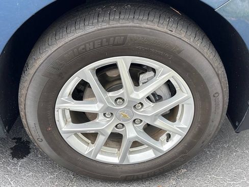 Used 2024 Chevrolet Equinox LT FWD image 9