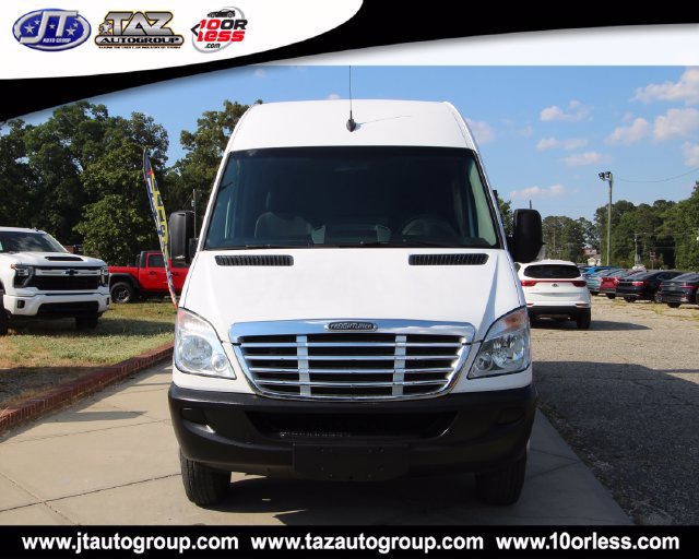 Used 2013 Freightliner Sprinter 3500 RWD image 2