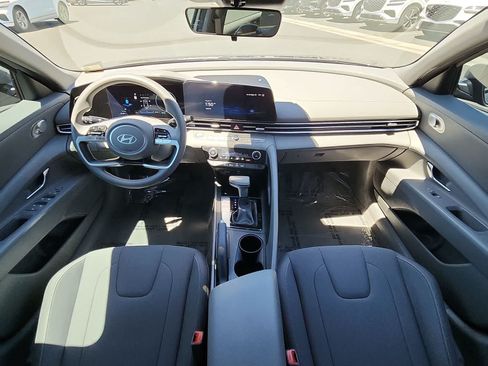 Used 2024 Hyundai Elantra SEL FWD image 14