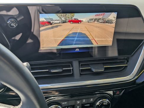 Used 2024 Chevrolet Trax ACTIV w/ Sunroof Package image 12