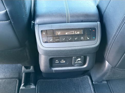 Used 2025 Nissan Pathfinder Platinum FWD image 20