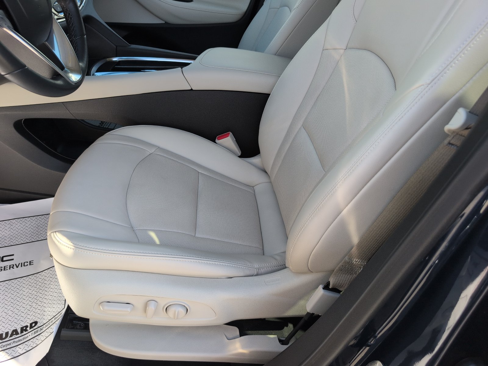 Used 2023 Buick Enclave Essence w/ Experience Buick Package FWD image 28