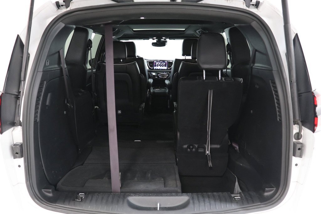 Used 2025 Chrysler Pacifica Limited FWD image 33