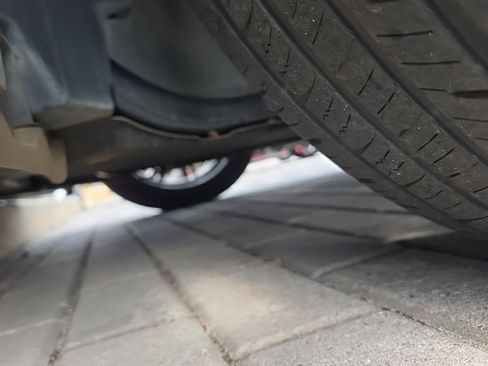 Used 2019 Toyota Avalon Touring image 9