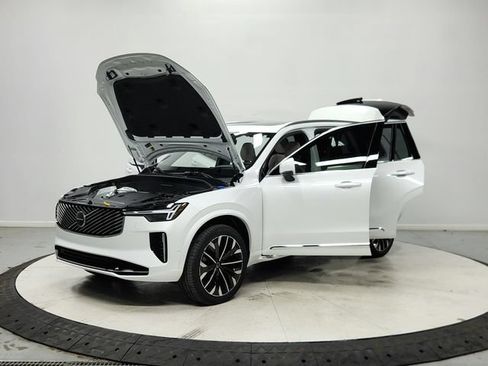 Used 2026 Volvo XC90 B6 Ultra w/ Protection Package AWD/4WD image 12