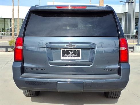 Used 2019 Chevrolet Suburban Premier image 4