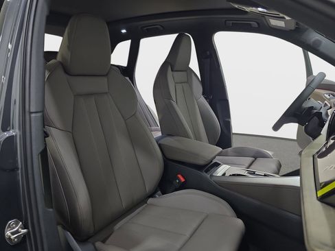 New 2025 Audi Q5 Prestige image 10